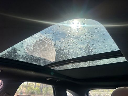 Used 2022 Genesis GV70 2.5T w/ Advanced Package image 22