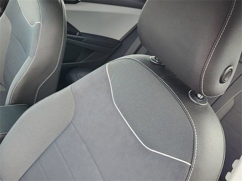 Used 2023 Volkswagen Taos SE image 24