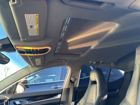 Used 2016 Porsche Panamera 4 image 12