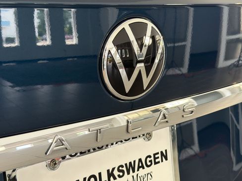 Used 2023 Volkswagen Atlas SE image 34