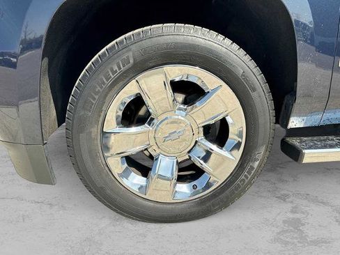 Used 2018 Chevrolet Tahoe LT w/ LT Signature Package AWD/4WD image 13