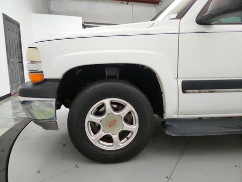 Used 2001 Chevrolet Suburban LS w/ LS Preferred Equipment Group RWD image 28
