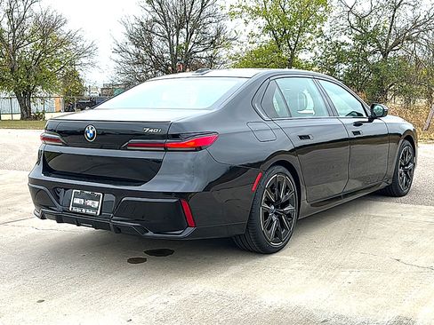 New 2026 BMW 740i RWD image 8
