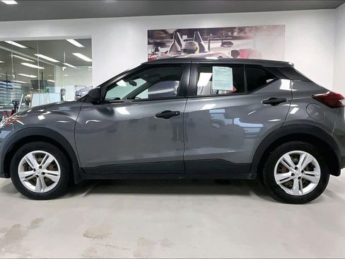 Used 2022 Nissan Kicks S image 3