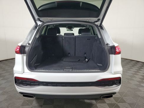Used 2025 Audi Q5 Premium w/ Premium Plus AWD/4WD image 9