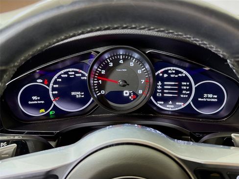 Used 2022 Porsche Cayenne Coupe w/ Premium Package image 16