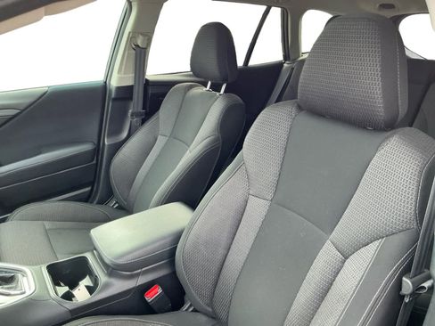 Used 2023 Subaru Outback Premium image 9