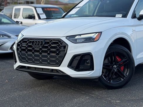 Used 2022 Audi Q5 e Premium Plus image 3