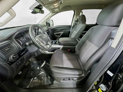 Used 2024 Nissan Titan SV w/ SV Convenience Package image 15