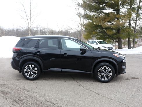 Used 2023 Nissan Rogue SV w/ SV Premium B Package image 7