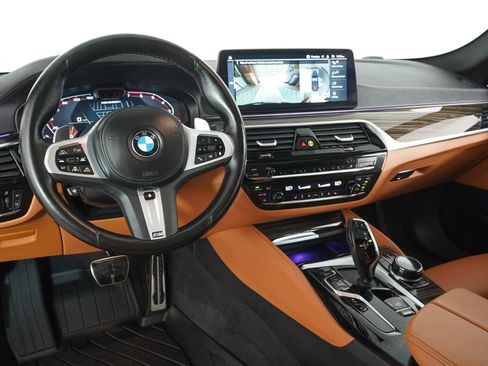 Used 2023 BMW M550i xDrive w/ Executive Package AWD/4WD image 15