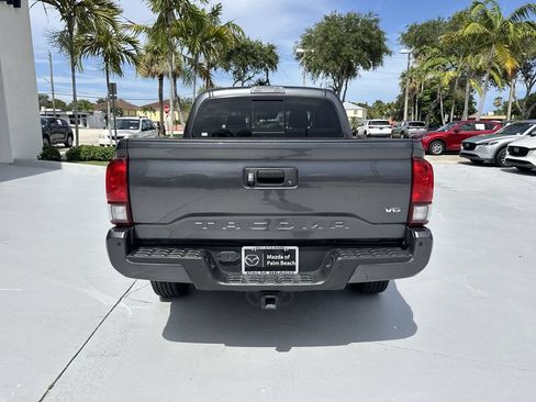 Used 2022 Toyota Tacoma SR5 RWD image 2