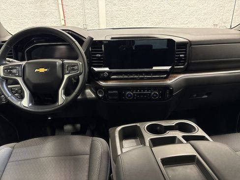 Used 2023 Chevrolet Silverado 1500 LT AWD/4WD image 12