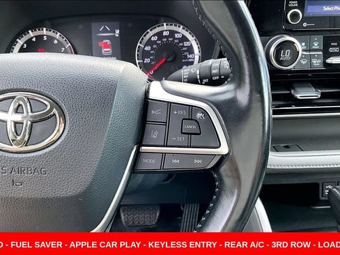 Used 2022 Toyota Highlander LE AWD/4WD image 12