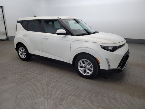 Used 2025 Kia Soul S image 11