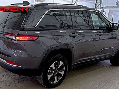 Used 2022 Jeep Grand Cherokee Limited 4xe w/ Luxury Tech Group II AWD/4WD image 6