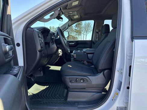 Used 2026 Chevrolet Silverado 2500 Custom w/ Custom Value Package image 16