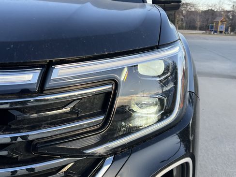 Certified 2025 Volkswagen Atlas SEL image 6