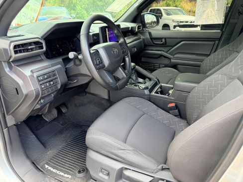 Used 2026 Toyota Tacoma SR5 AWD/4WD image 12
