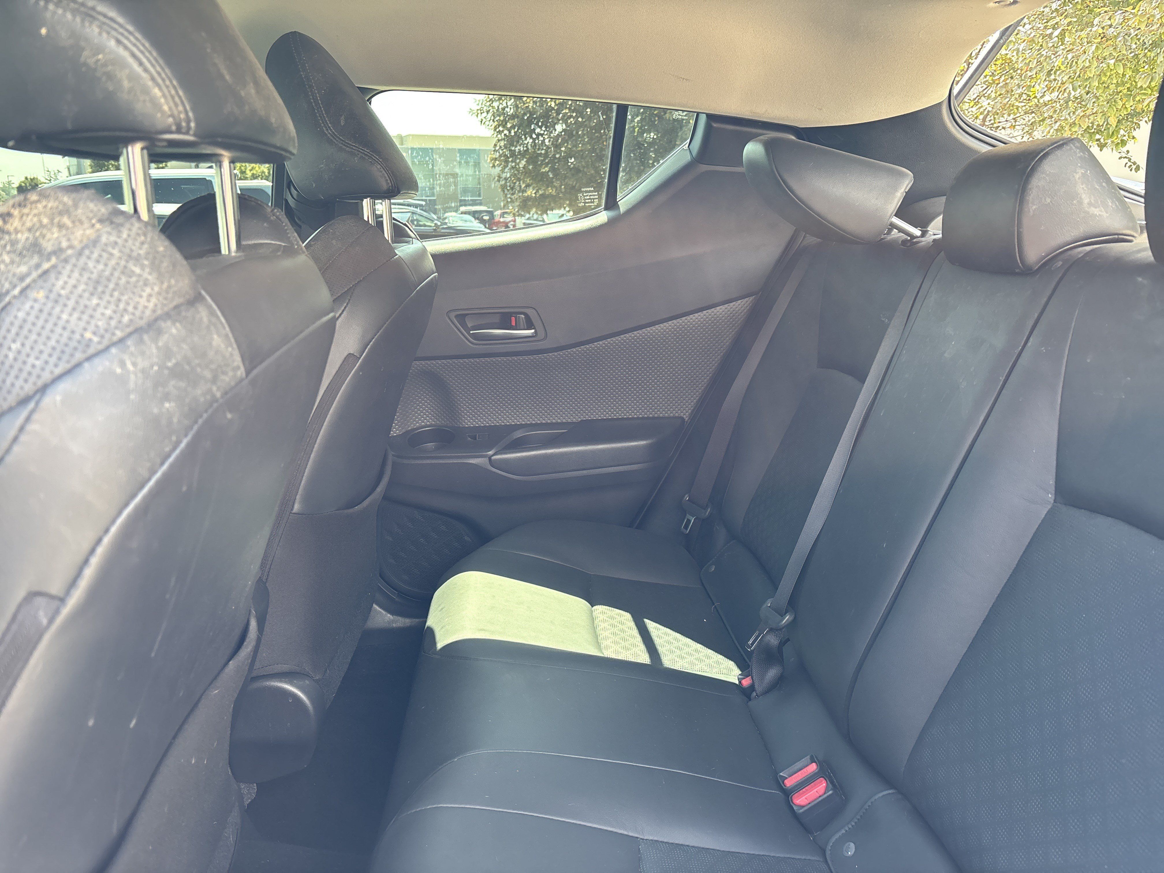 Used 2021 Toyota C-HR Limited FWD image 29