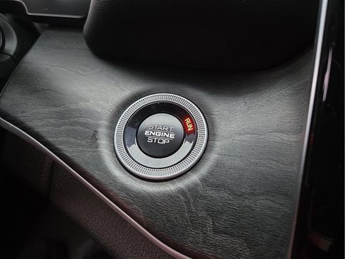 Used 2025 Jeep Grand Cherokee L Limited image 22