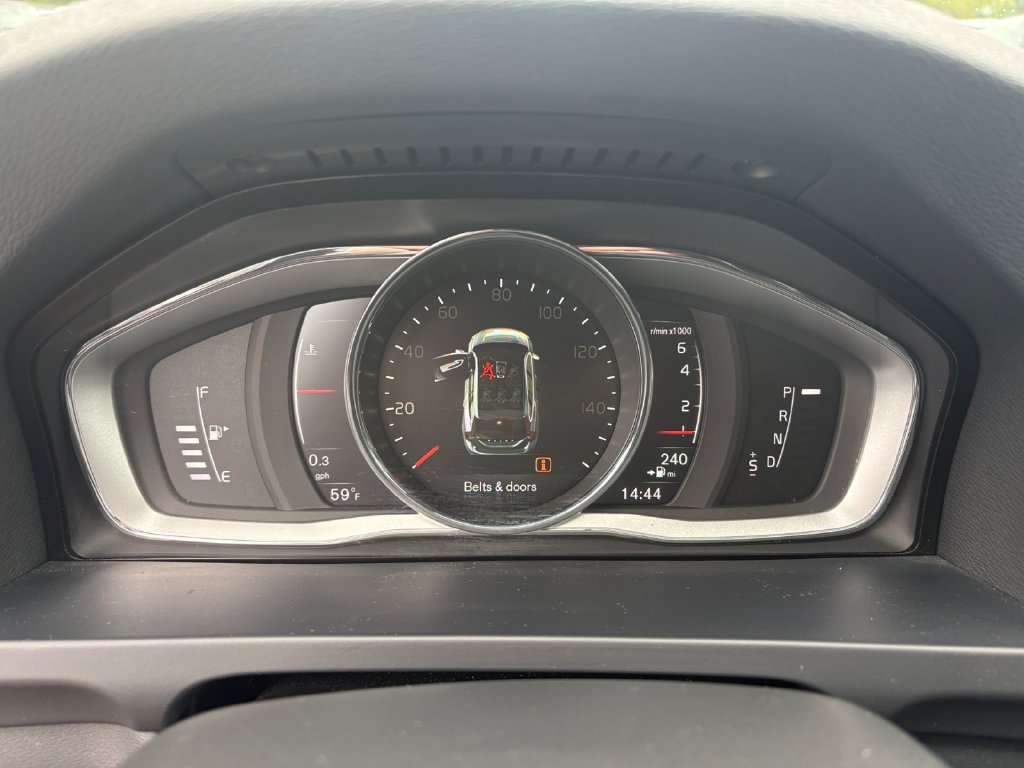 Used 2017 Volvo V60 T5 Premier w/ Convenience Package FWD image 16