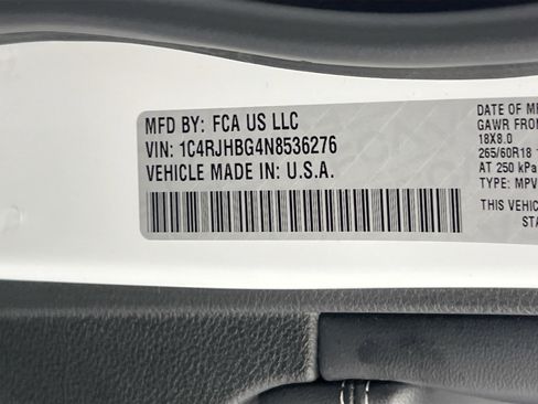 Used 2022 Jeep Grand Cherokee Limited AWD/4WD image 30