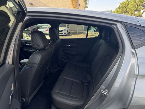 Used 2025 Buick Envista Sport Touring image 24