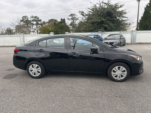 Used 2023 Nissan Versa S w/ Trunk Package image 4