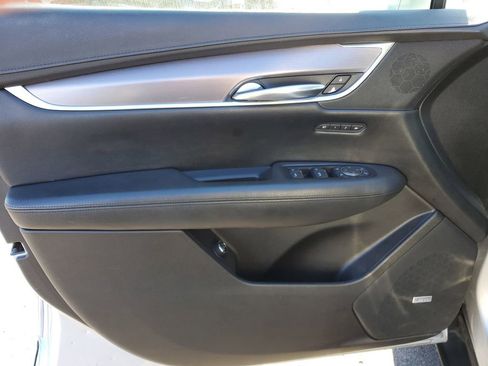 Used 2017 Cadillac XT5 Luxury w/ Driver Awareness Package image 22