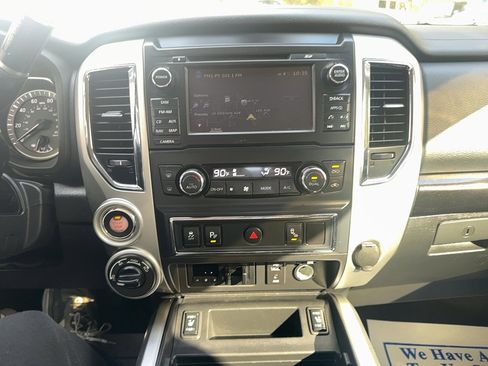 Used 2017 Nissan Titan SV image 16