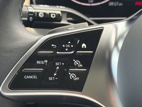 Used 2026 Mercedes-Benz GLC 300 4MATIC image 20