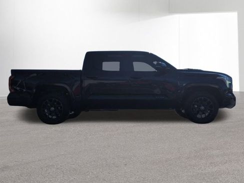 Used 2024 Toyota Tundra Platinum AWD/4WD image 5