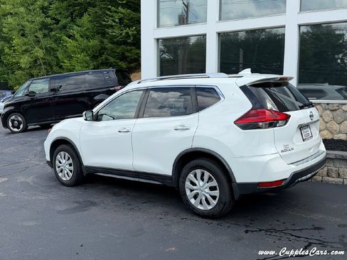 Used 2017 Nissan Rogue S w/ S Appearance Package AWD/4WD image 2