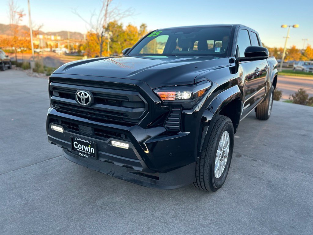Used 2025 Toyota Tacoma SR5 AWD/4WD image 3