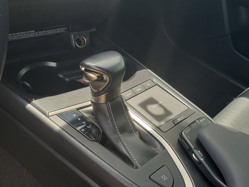 Used 2022 Lexus UX 200 w/ Accessory Package (Z1) FWD image 28