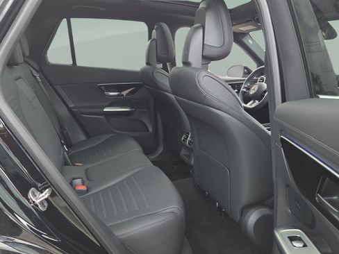 Used 2026 Mercedes-Benz GLC 300 image 16