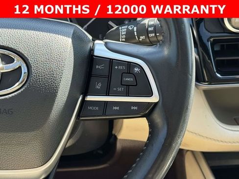 Used 2022 Toyota Highlander XLE image 22