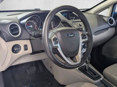 Used 2015 Ford Fiesta SE FWD image 5