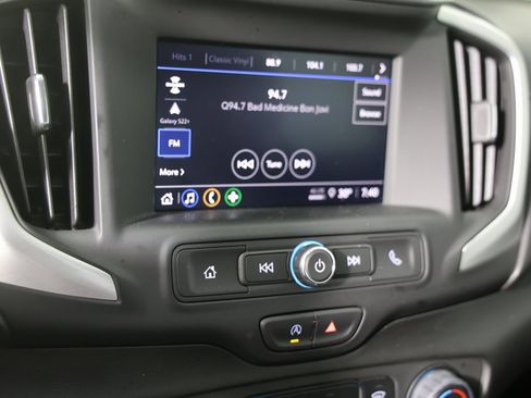 Used 2023 GMC Terrain SLE image 16