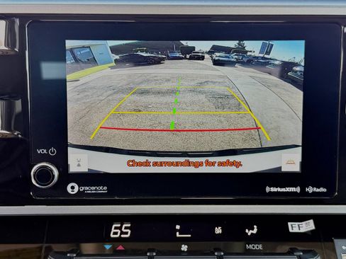 Used 2022 Toyota Tundra SR5 w/ SR5 Convenience Package AWD/4WD image 33
