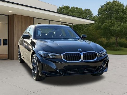 New 2026 BMW 330i Sedan w/ Premium Package image 5