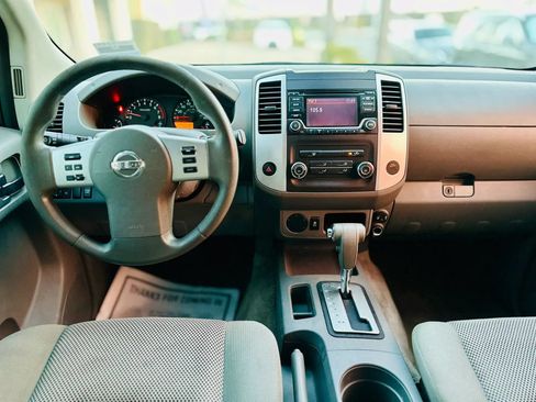 Used 2018 Nissan Frontier SV RWD image 16