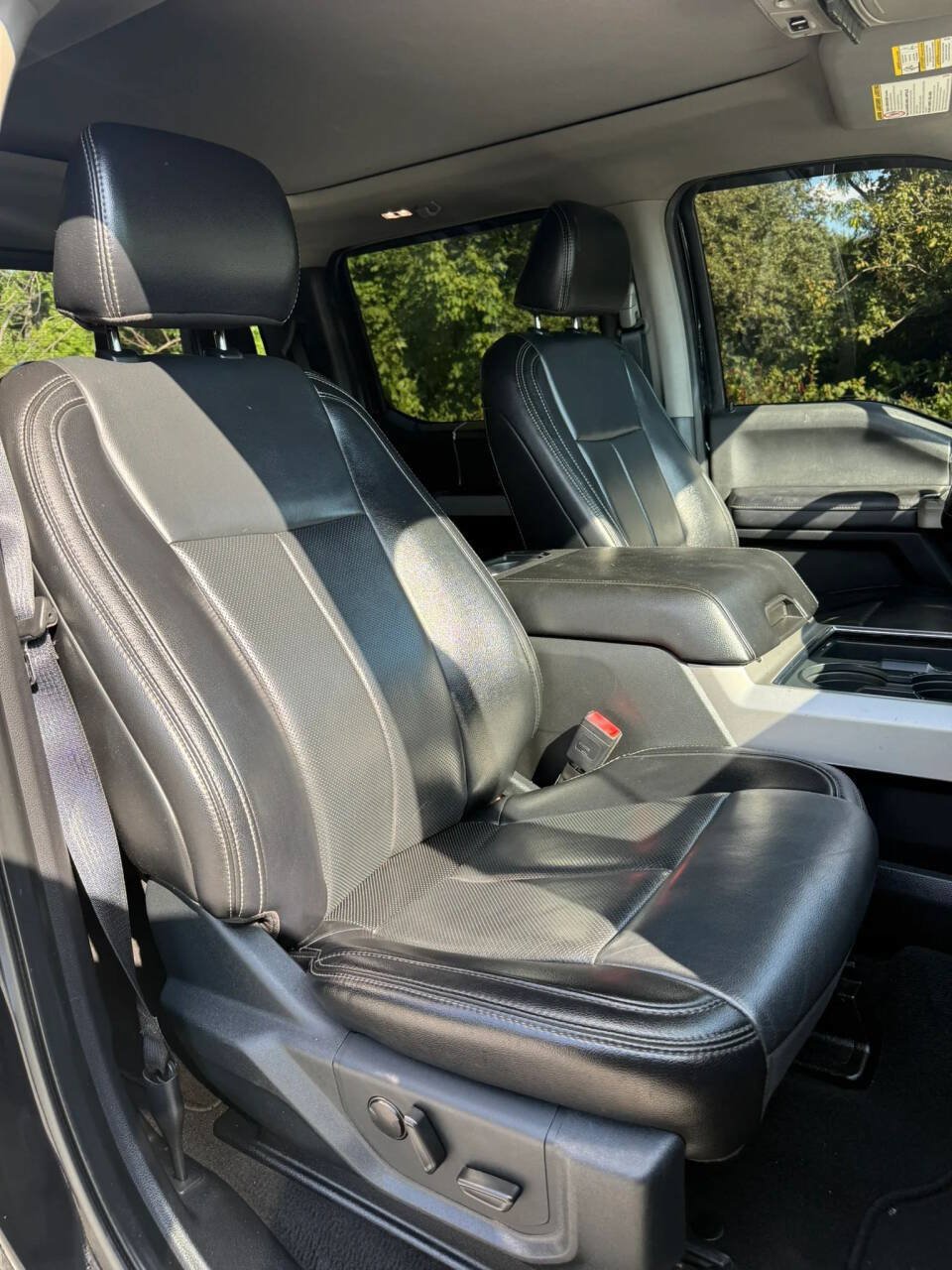 Used 2021 Ford F250 Lariat w/ Lariat Ultimate Package AWD/4WD image 25