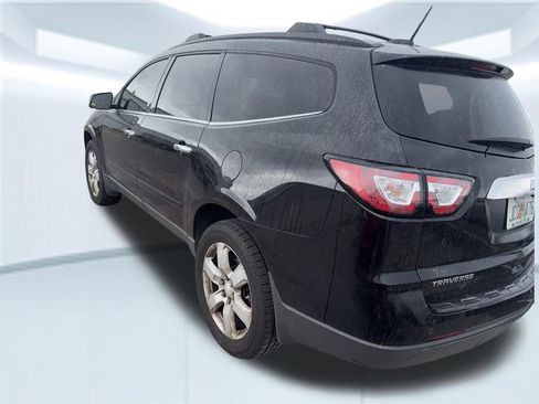 Used 2017 Chevrolet Traverse LT w/ Style and Technology Package FWD image 7