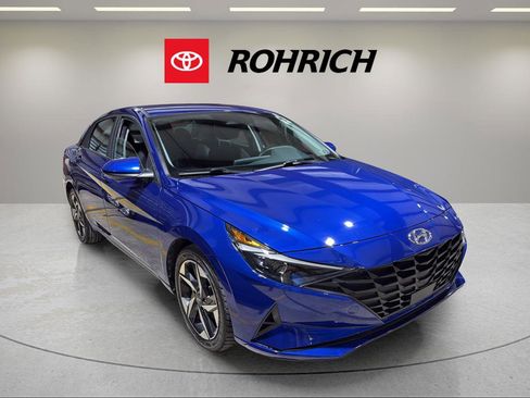 Used 2023 Hyundai Elantra SEL w/ Convenience Package FWD image 4