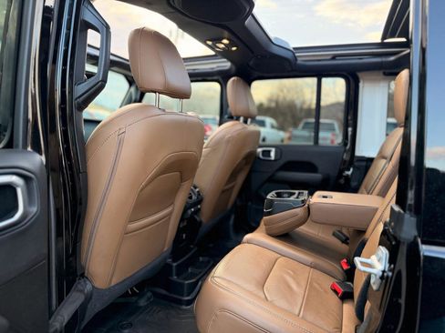 Used 2023 Jeep Wrangler Unlimited Sahara w/ LED Lighting Group image 25