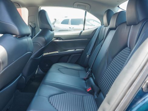 Used 2021 Toyota Camry SE w/ Carpet Mat Package (TMS) FWD image 18