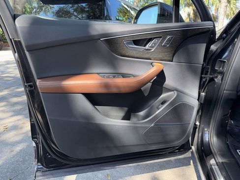 Used 2021 Audi Q7 3.0T Premium Plus image 16