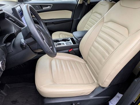 Used 2022 Ford Edge SEL w/ Convenience Package image 15